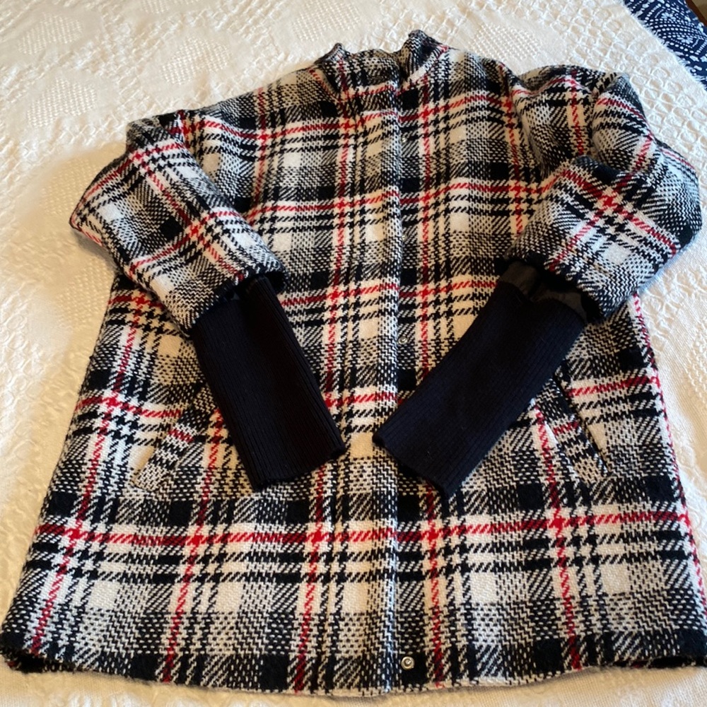 Women’s winter coat in plaid. Made by Express and size small